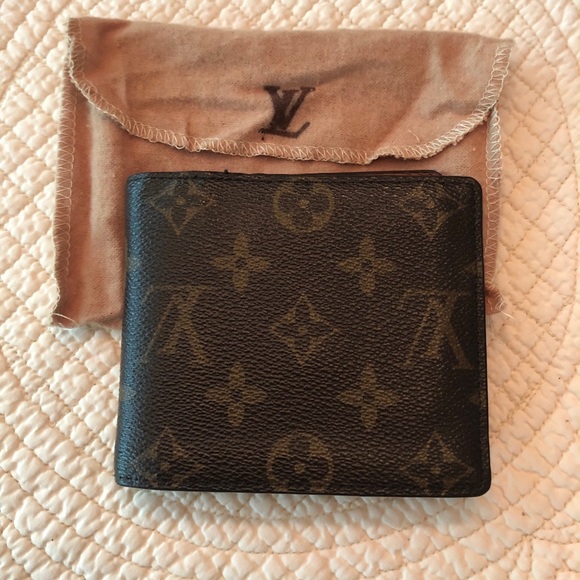 Louis Vuitton Wallet - Picture 1 of 8